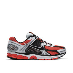 Nike Zoom Vomero 5 SE Nike Zoom Vomero 5 SE