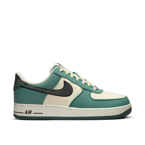 Nike Air Force 1 '07 LV8 