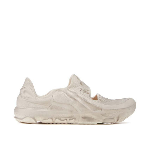 Nike ISPA Universal